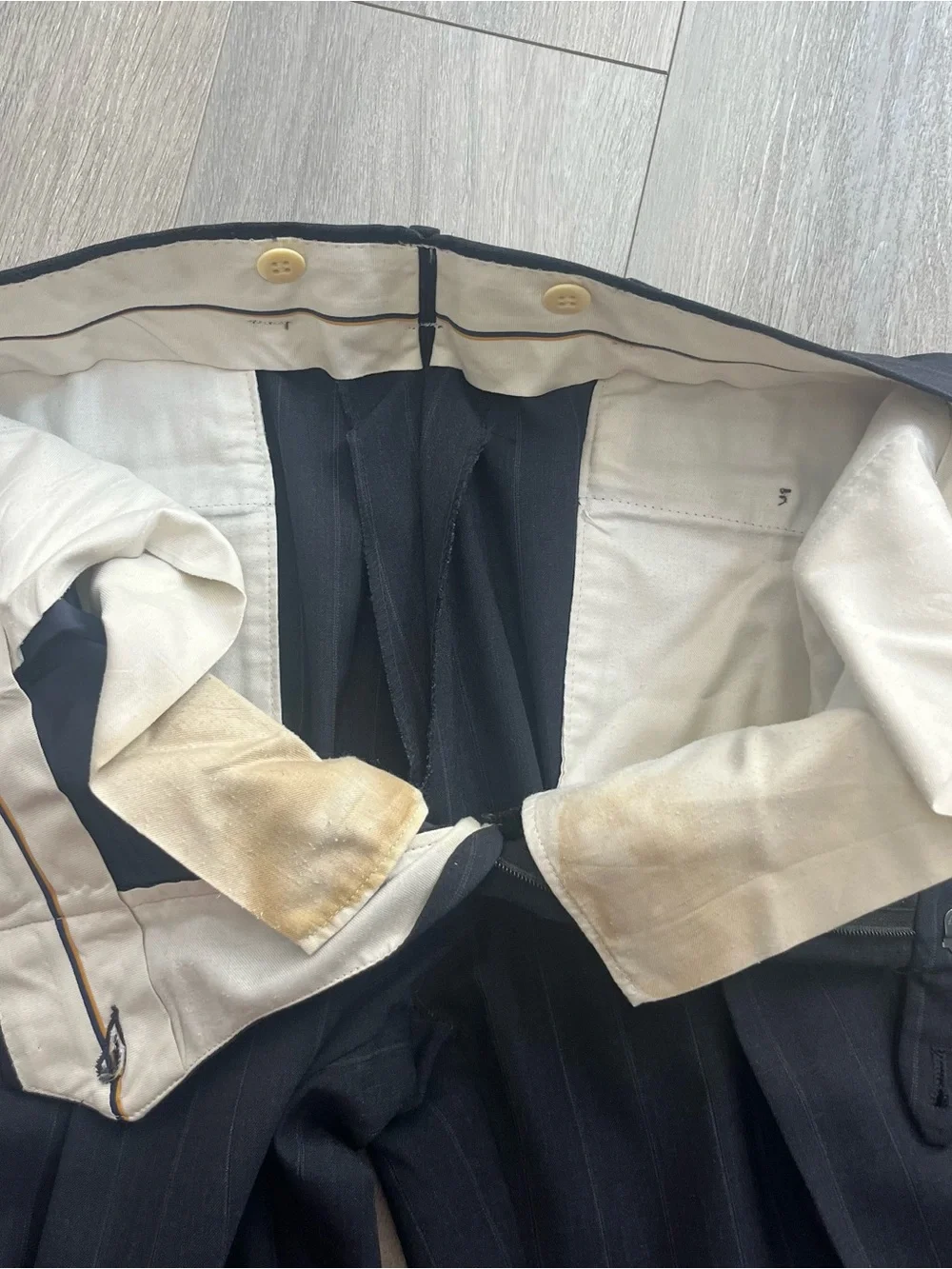 Vintage Sandhurst Club Neiman Marcus Wool Pinstripe Suit USA Approx 44R 32x27